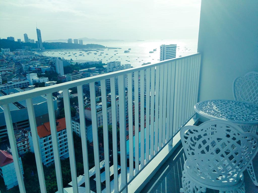 The Base Pattaya 芭提雅基地公寓 Eksteriør billede