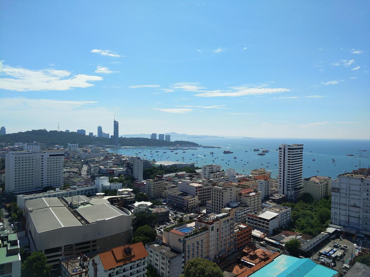 The Base Pattaya 芭提雅基地公寓 Eksteriør billede