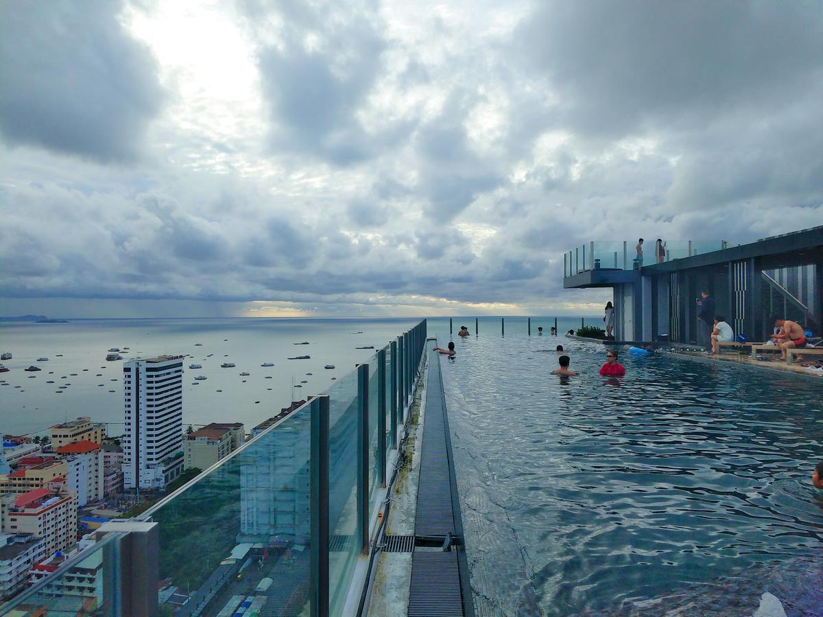 The Base Pattaya 芭提雅基地公寓 Eksteriør billede